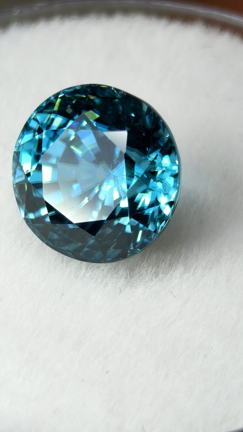 Zircon Bleu 2.80 carats – Image 2