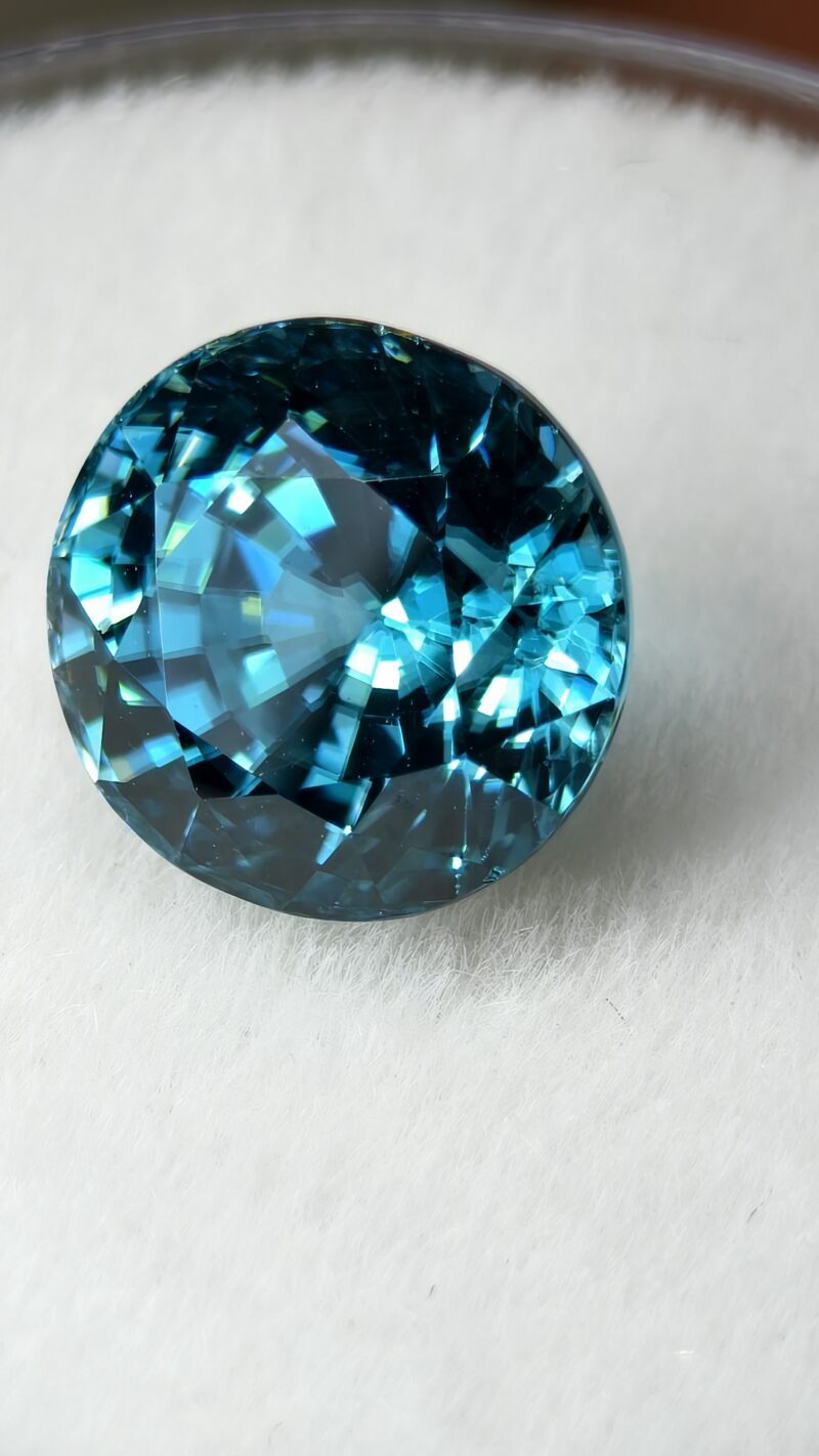 Zircon Bleu 2.80 carats – Image 5