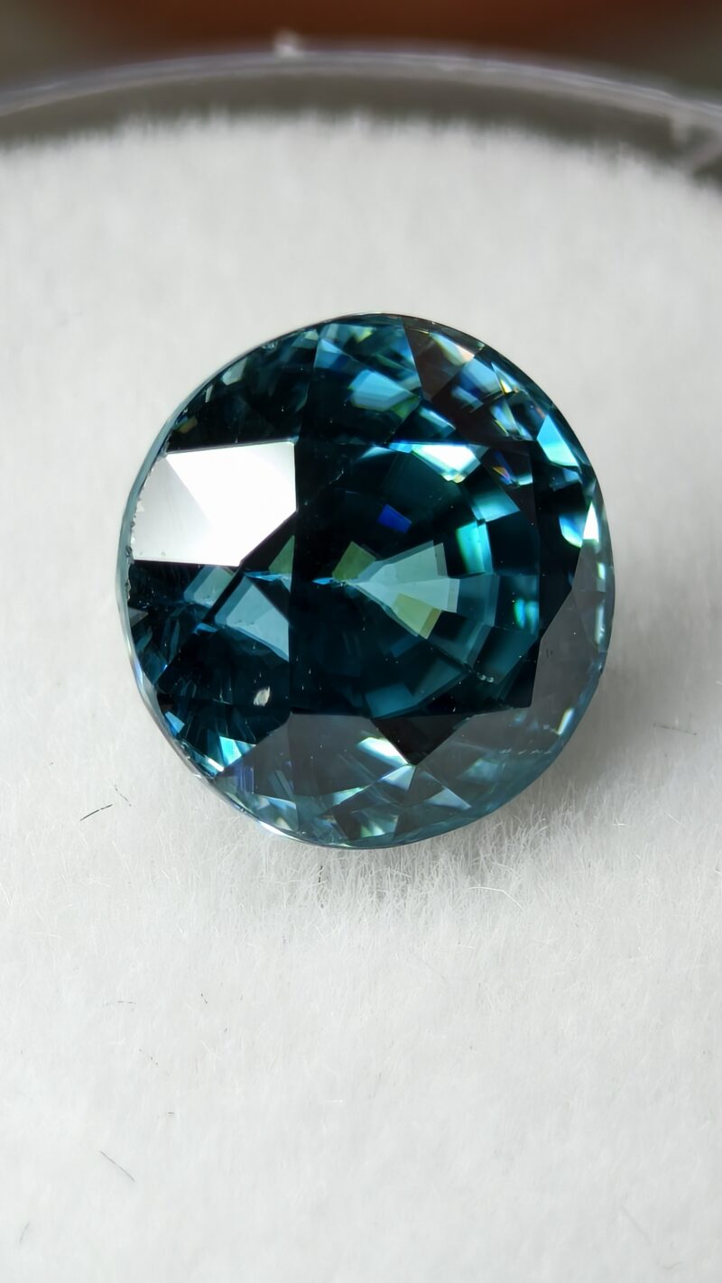 Zircon 2.80 carats